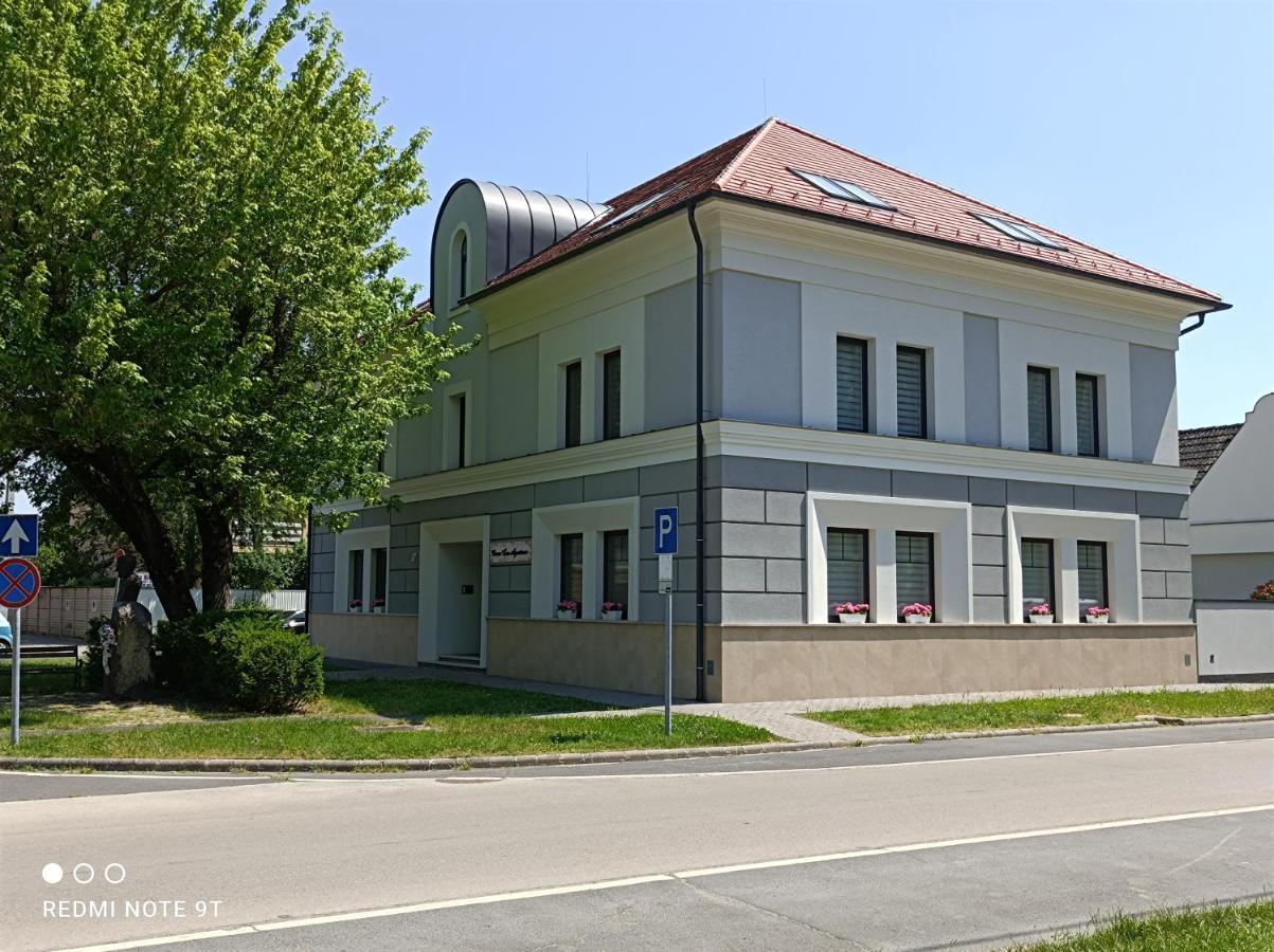 Corso Lux Apartman Gyula Exterior photo