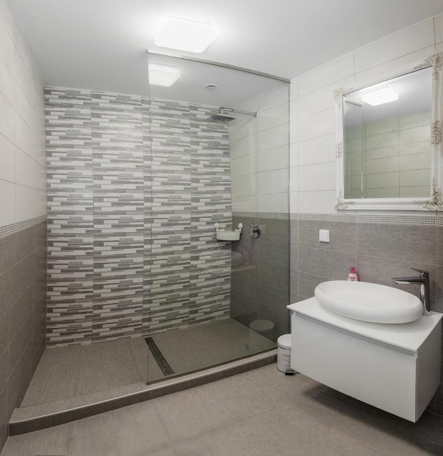 Corso Lux Apartman Gyula Exterior photo